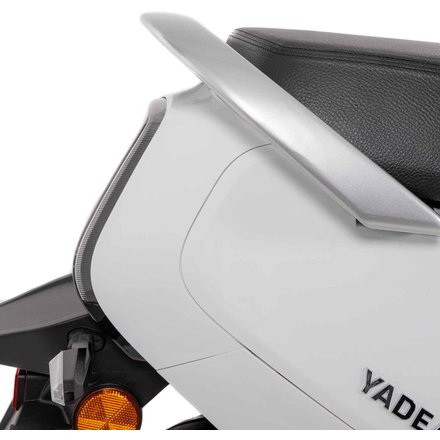 SXT Yadea C1S Elektroroller mit 2.200W Nabenmotor und bis zu 80 km Reichweite weiss